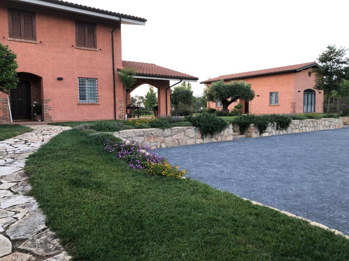 ラティーナ Casale Appia Bed & Breakfast エクステリア 写真