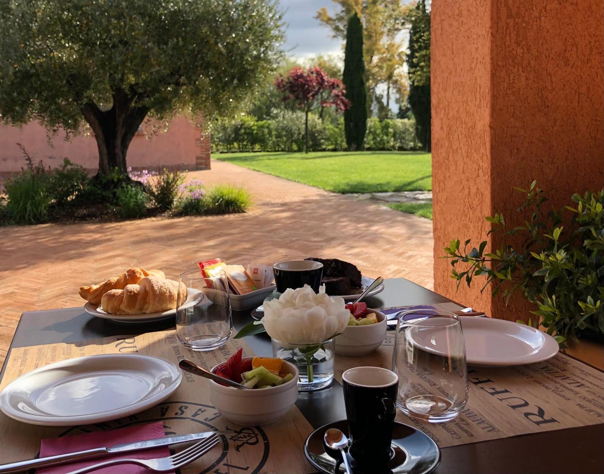 ラティーナ Casale Appia Bed & Breakfast エクステリア 写真