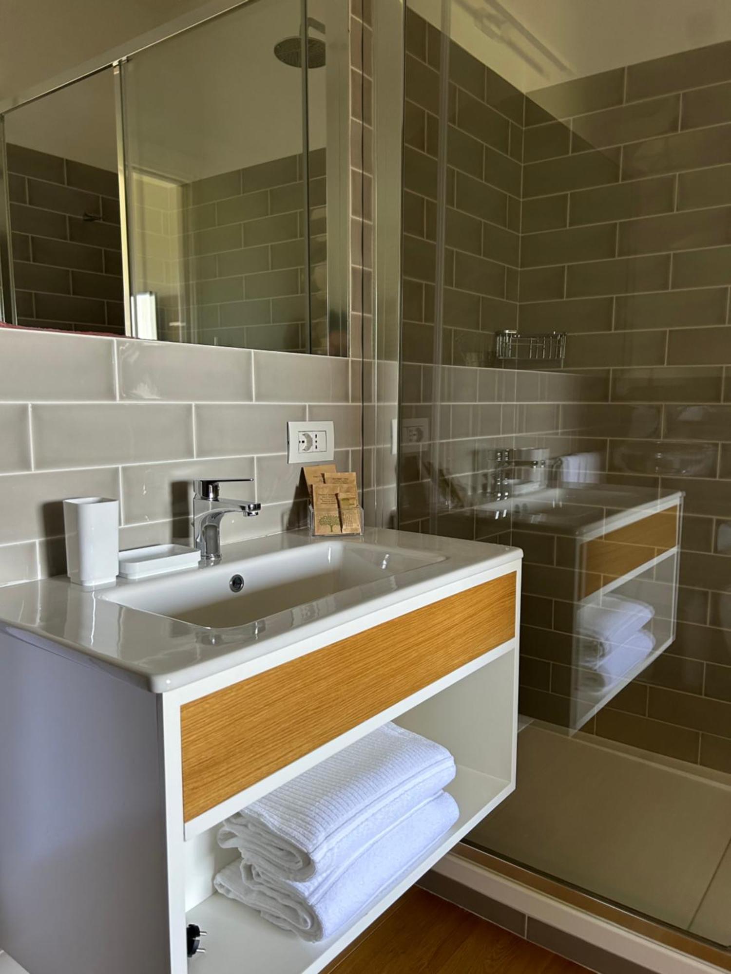 ラティーナ Casale Appia Bed & Breakfast エクステリア 写真